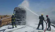 Şanlıurfa'da saman yüklü tır alevler içinde kaldı