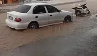 Demirözü aniden bastıran yağışla sular altında kaldı