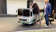 Eskişehirli şoför hayranı olduğu efsane otobüsü minyatür olarak yeniden yarattı