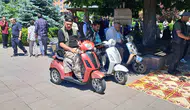 Erzurum’da cami avlusunda akülü araçlı namaz