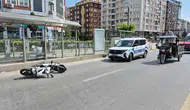 Eskişehir’de motosikletin yayaya çarptığı kaza kamerada