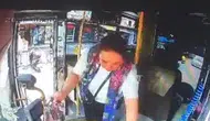 Adana’da otobüs şoförünün cüzdanını dakikalar içinde çaldı
