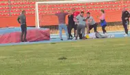 Zonguldak'ta eski eşine şiddet uygulayan adama stadyumda meydan dayağı
