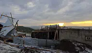 Ağrı'da fırtına dehşeti Evin çatısını metrelerce uzağa fırlattı