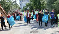 Minikler Gölyazı’yı temizleyip geri dönüşümle hayallerindeki dünyayı kurdu