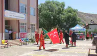 Zara’da öğrenciler karnelerini mehter marşları eşliğinde kutladı