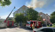 Bakırköy’de apartman çatısında çıkan yangın paniğe yol açtı