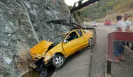 Ortaca girişinde korkutan kaza sürücü araçta sıkıştı