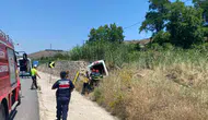Bilecik yolunda kaza sürücüyü araçta sıkıştırdı