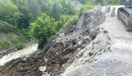 Düzce'de toprak kayması ulaşımı tehdit ediyor
