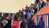 Bağcılar’daki amatör maçta taraftar ve polis karşı karşıya geldi