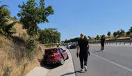 Balıkesir yolunda süt kamyonuyla çarpışan otomobilin sürücüsü yaşamını yitirdi