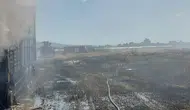 Aydın Köşk’te tarlada park halindeki kamyon yandı