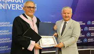 55 yaşında başladığı üniversiteden 59 yaşında mezun oldu