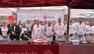 Eminönü Mısır Çarşısı’nda aşure bereketi