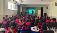 Niğde polisi öğrencilere dijital dünyadaki tehlikeleri anlattı