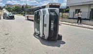 Eskişehir’de PTT aracıyla ticari araç çarpıştı