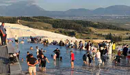 Pamukkale bayram tatilinde ziyaretçi akınına uğradı