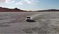 Van'da araçların üzerinden geçtiği Akgöl artık kuşların ve fotoğrafçıların yuvası