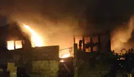 Kahramanmaraş’ta mobilya dükkanı küle döndü