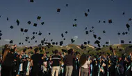 Bitlis Eren Üniversitesi'nde 2 bin 800 genç diplomayı aldı