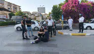 Efeler’de akşam trafiğinde motosiklet kazası