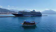 Alanya limanı dev kruvaziyeri ağırlıyor