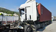 Pozantı yolunda tır kazası trafiği kilitledi