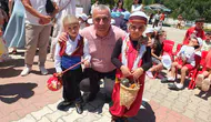 Burhaniyeli minikler çöpten podyum kurdu