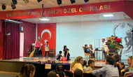 Gaziantep’te veliler teknoloji tarihini sahnede yaşattı