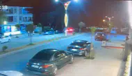 Sakarya’da kontrolden çıkan araç park halindeki otomobillere daldı
