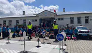 Karslı öğrencilere uygulamalı trafik güvenliği dersi verildi