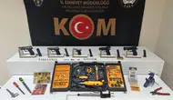 Elazığ’da bir eve düzenlenen baskında silah atölyesi ortaya çıkarıldı