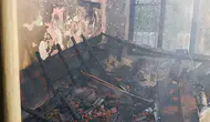 Efeler’de bir ev yangınla küle döndü