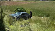 Elazığ’da kontrolden çıkan otomobil tarlaya uçtu