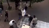 Fatih sokaklarında bıçaklı kavga paniği