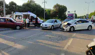 Adapazarı D-650 karayolunda iki araç çarpıştı