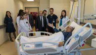 Manisa’da ilk kez uygulanan beyin piliyle Parkinson hastası ayağa kalktı