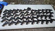Tuzla’daki bir iş yerinde toprağa gömülü silah deposu bulundu