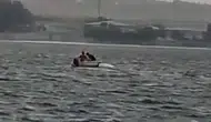 Küçükçekmece Gölü’nde şiddetli rüzgar kayığı devirdi