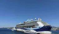 Bodrum limanına dev gemi yanaştı binlerce turist şehre indi