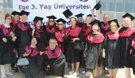 Emeklilikte okul sırasına dönen 140 kişi mezun oldu