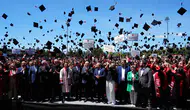 Kastamonu Üniversitesi mezunları yeni hayata kep fırlatarak adım attı