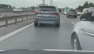 TEM Otoyolu’nda direksiyon başında terör estirdi