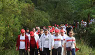 Bakan Tekin Sakarya’da öğretmenlerle doğa yürüyüşüne çıktı
