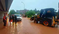 Kırşehir’de sağanak hayatı felç etti