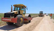 Hilvan kırsalındaki bozuk yollar asfaltla yenileniyor