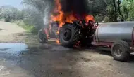 Hatay'da seyir halindeki traktör bir anda alev topuna döndü