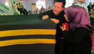 Mersinli gencin Kabe özlemi görenleri duygulandırdı