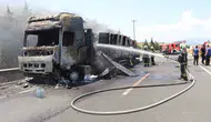Denizli çevre yolunda tır yangını Alevler tarlalara sıçradı